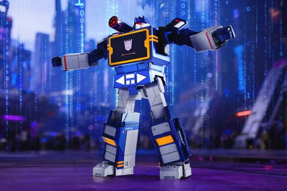Detailed view of Robosen Soundwave's mechanical joints and premium hand-finished paint work.