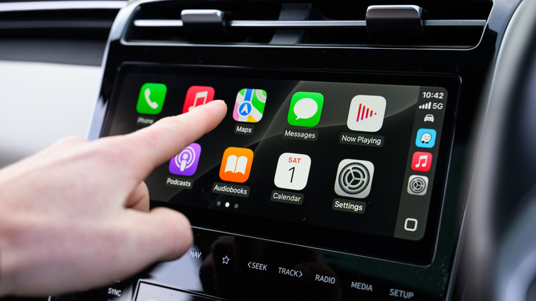 5 Best CarPlay Road Trip Apps for Your 2026 Journey