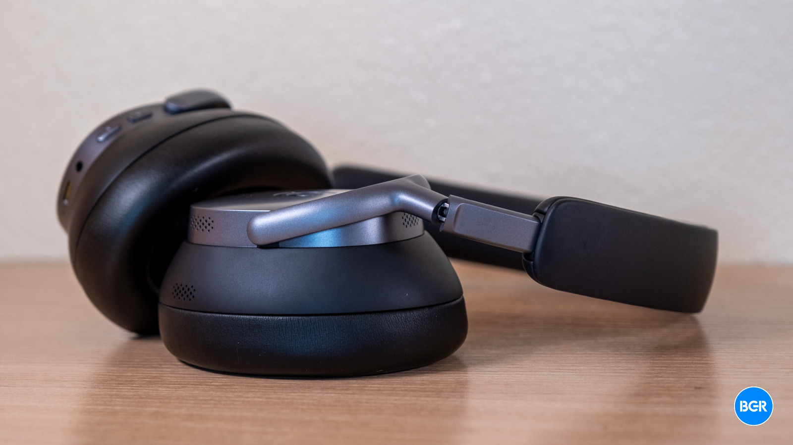Baseus XH1 Review: 100-Hour Battery & Bose-Tuned Sound