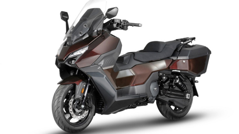 A SYM TTLBT Maxi-Scooter in a brown finish.