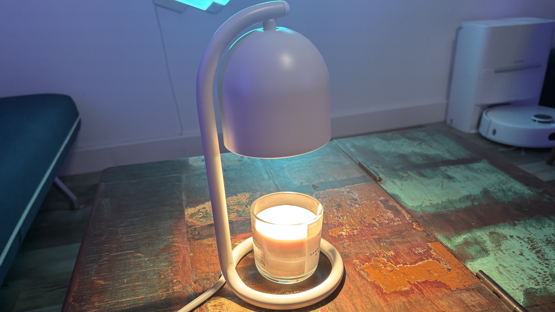 Why SwitchBot's Smart Candle Warmer Beats Burners