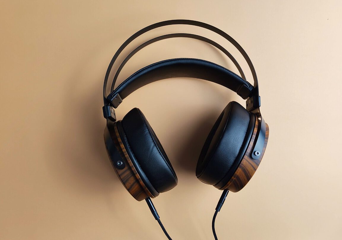7 Essential Wired Headphones Benefits in 2026