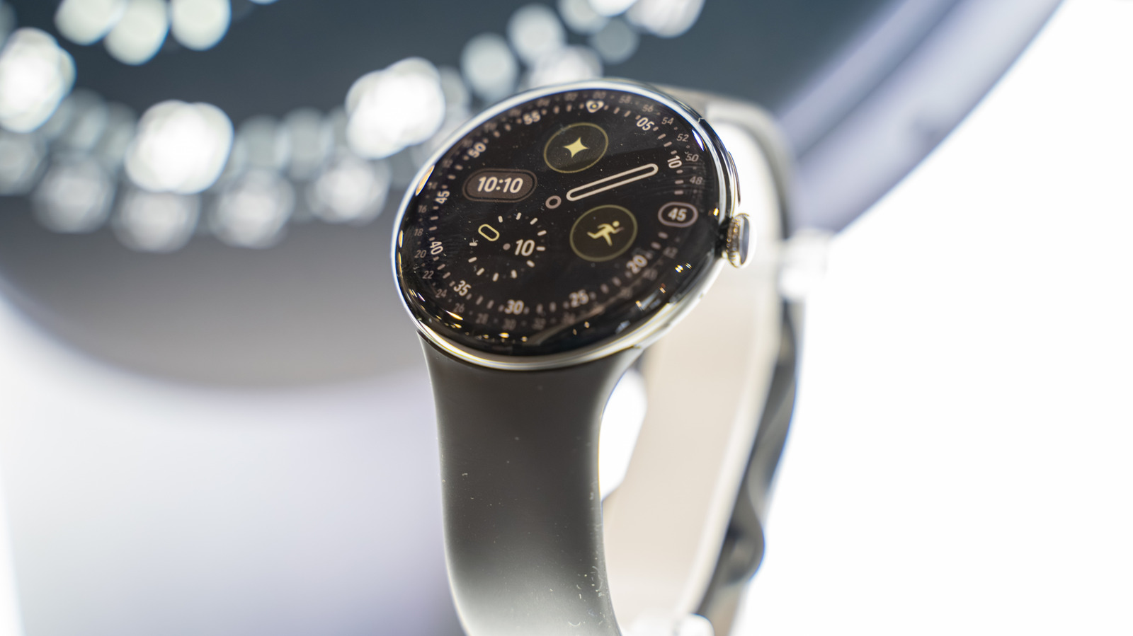 Pixel Watch 4 Deal: Save $60 on Google's AI Smartwatch